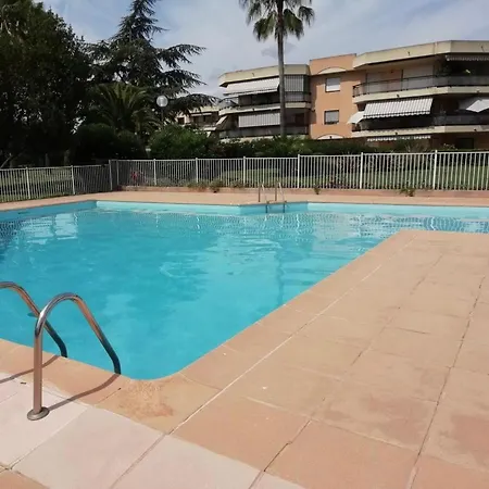 Apartment Superbe En Avec Piscine Antibes